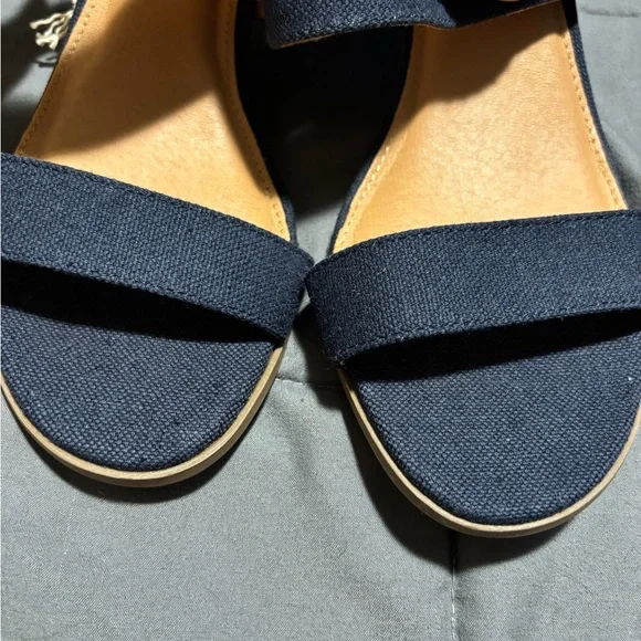 TOMMY BAHAMA Navy Blue Tonia Heeled Sandals Womens Size 8.5 - Picture 8 of 9